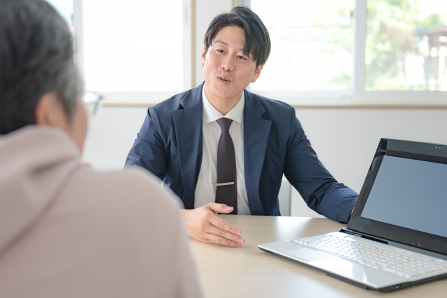 成年後見の申し立て手続きに必要な書類は？入手先と準備のポイントを解説